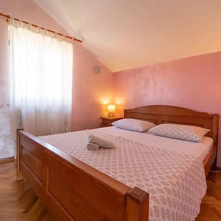 Hotel Mosaic Domain